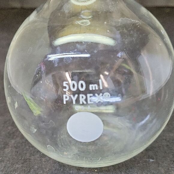 COPY - 3 Pyrex 500mL Neck Round Distilling Flask Chemistry Elementary College S… - Picture 3 of 8